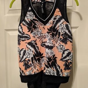 Tropical print tank